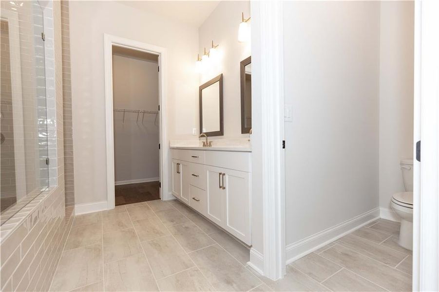 Furnished interior view inside a new home in Evanshire Single Family, Duluth (Image 7).