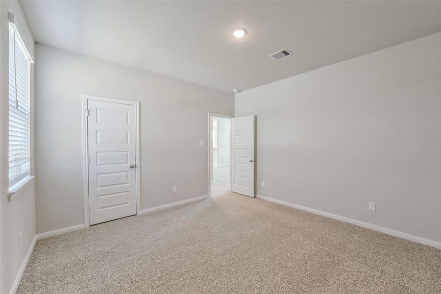 Spacious, unfurnished interior of a new home in Anderson Lakes, Houston (Image 40).
