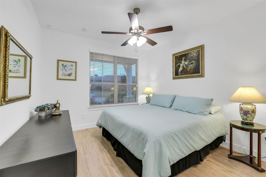 Furnished interior view inside a new home in Del Webb in Chambers Creek, Willis (Image 29). Furnished interior view inside a new home in Del Webb in Chambers Creek, Willis (Image 29).