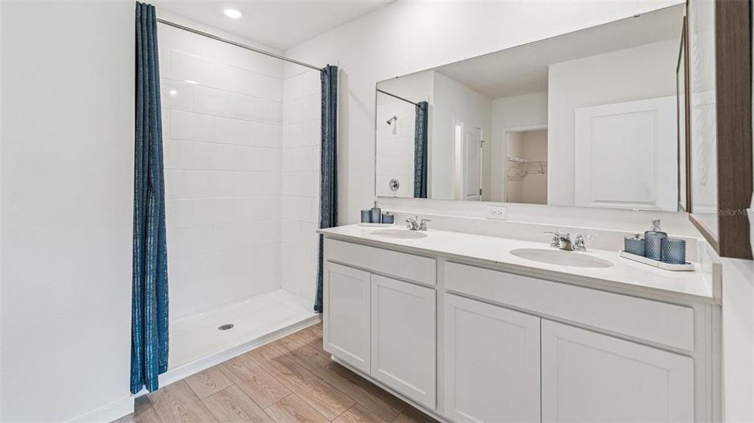 Furnished interior view inside a new home in Wynwood, Ocoee (Image 14).