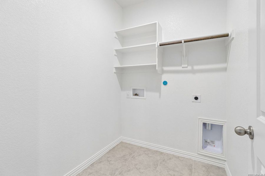 Spacious, unfurnished interior of a new home in Stream Waters, Seguin (Image 31). Spacious, unfurnished interior of a new home in Stream Waters, Seguin (Image 31).