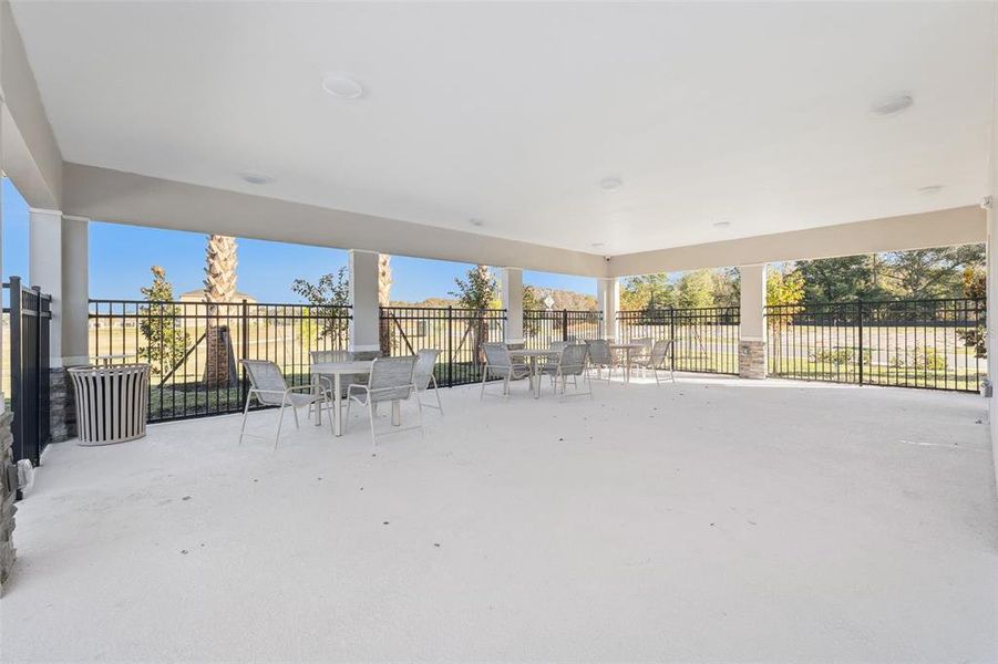 Exterior details and patio area of a home in , Daytona Beach (Image 20).