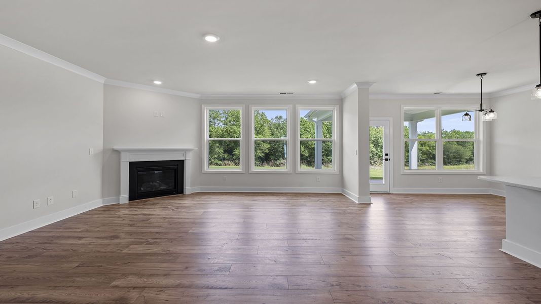 Spacious, unfurnished interior of a new home in Cottonwood Ridge, Piedmont (Image 15).