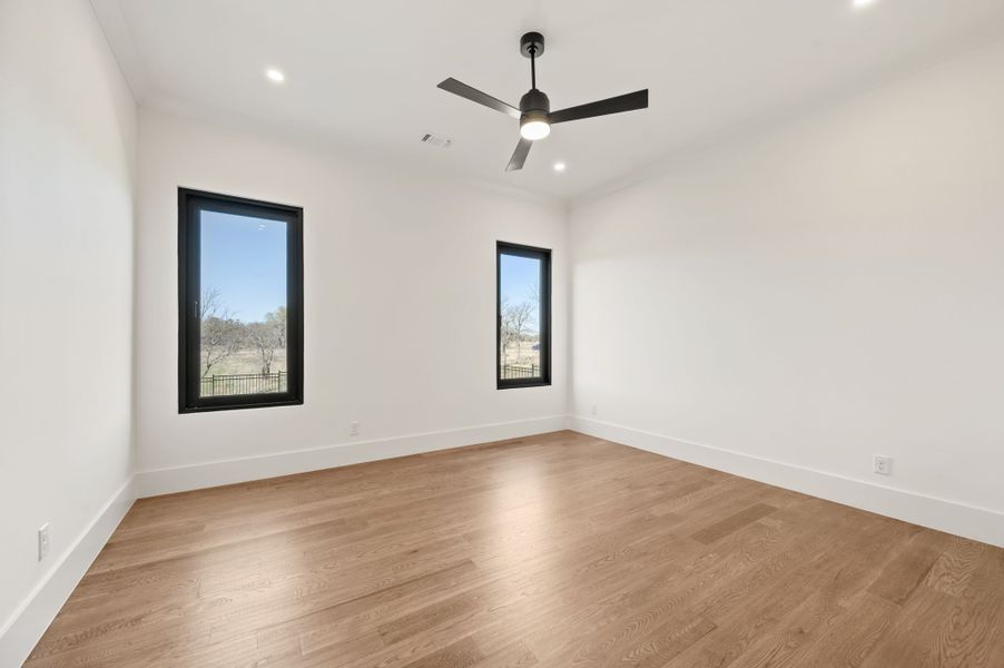 Spacious, unfurnished interior of a new home in Fleming Pointe, Fort Worth (Image 46).