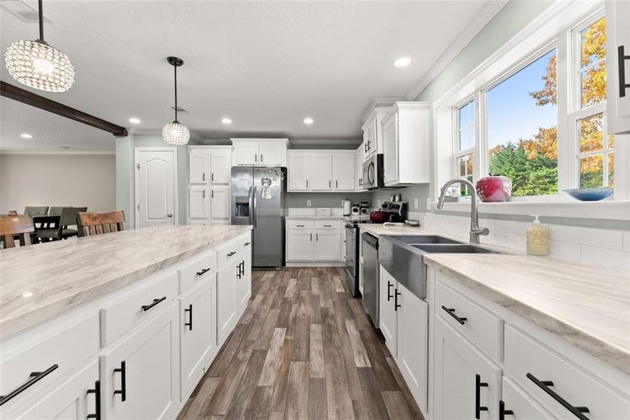 Furnished interior view inside a new home in , Alto (Image 31).