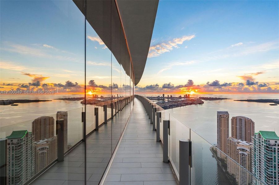Condo located in Miami, FL showcasing its design and architecture (Image 3).