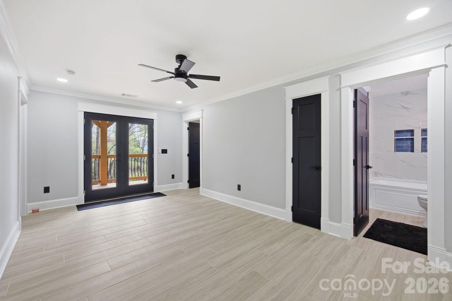 Spacious, unfurnished interior of a new home in , Hendersonville (Image 11).