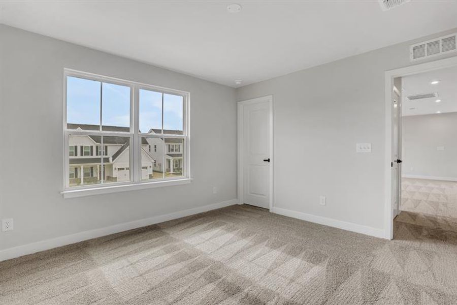 Spacious, unfurnished interior of a new home in Crystal Falls, Dawsonville (Image 40).