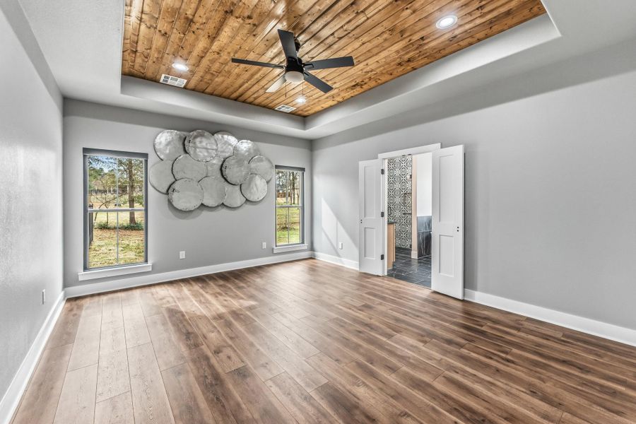 Spacious, unfurnished interior of a new home in , Huntsville (Image 37).