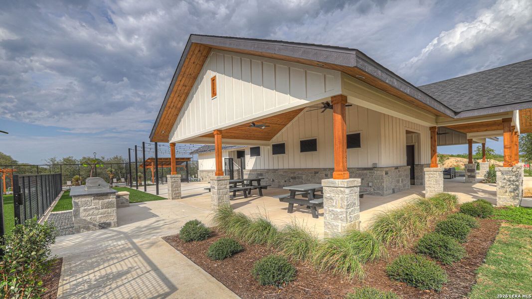 Community amenities in Bollinger, Maxwell (Image 26).