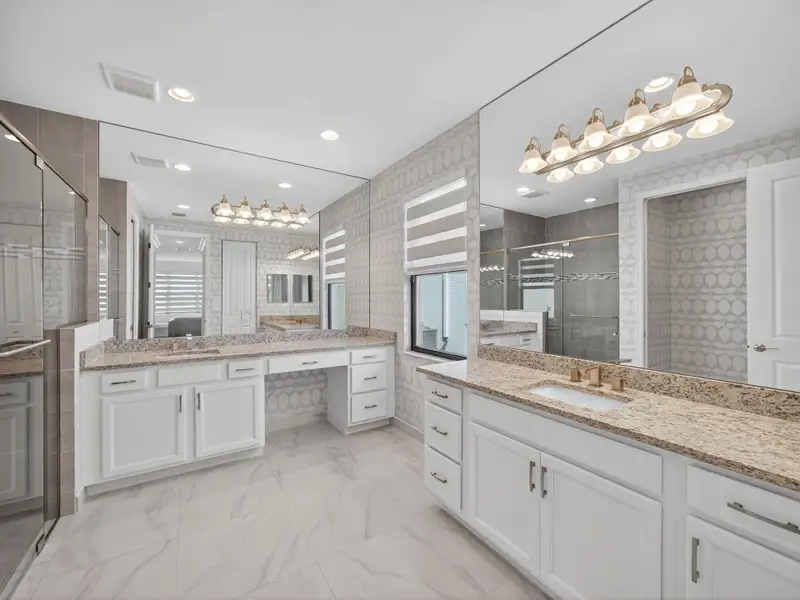 Master Bathroom Master Bathroom