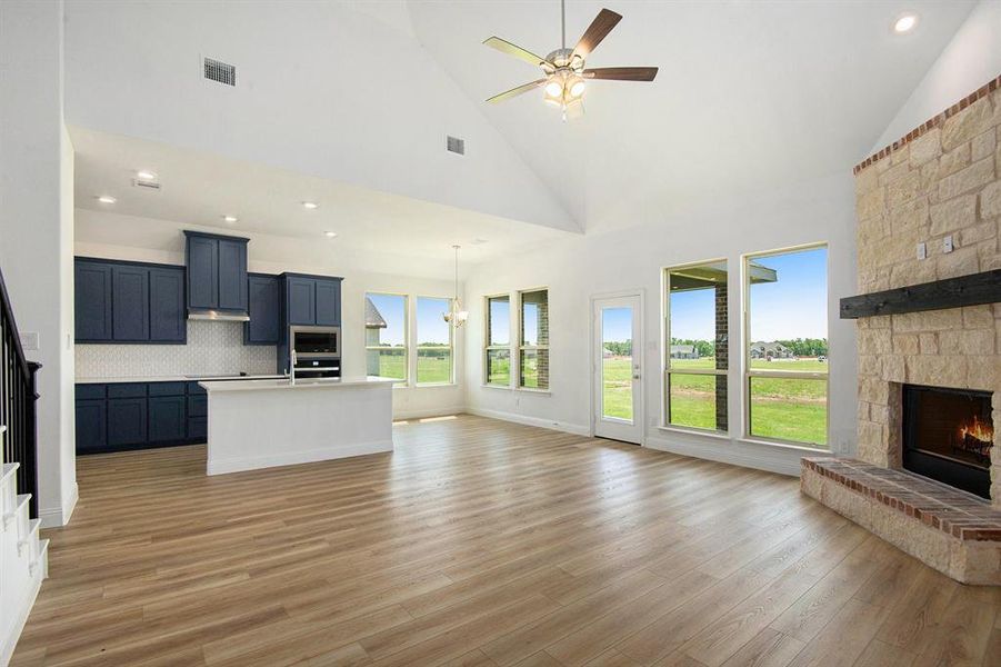 Spacious, unfurnished interior of a new home in , Sanger (Image 18).