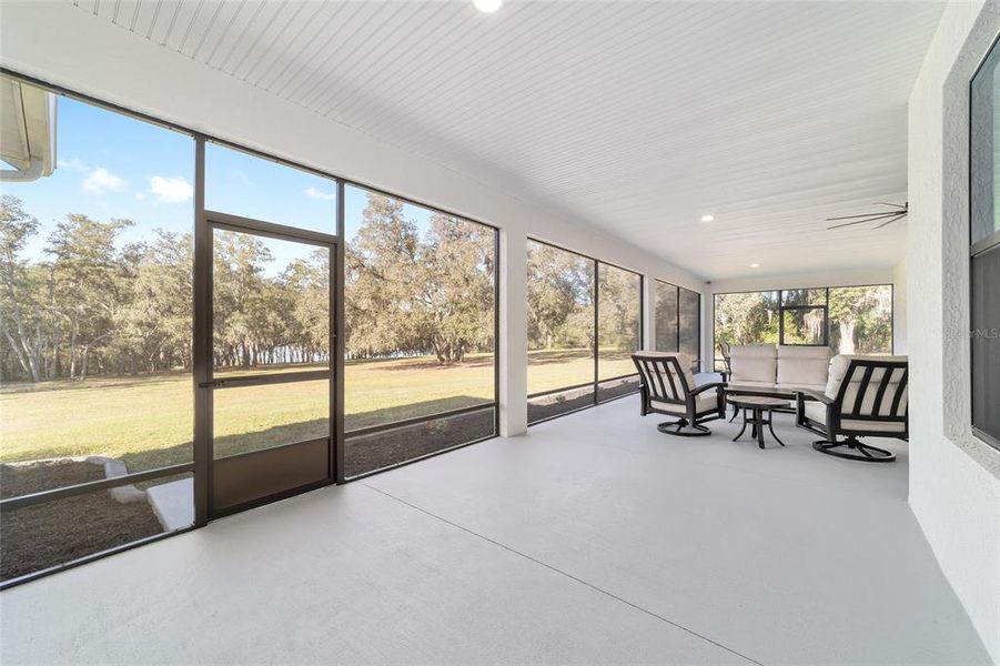Exterior details and patio area of a home in , Belleview (Image 28).