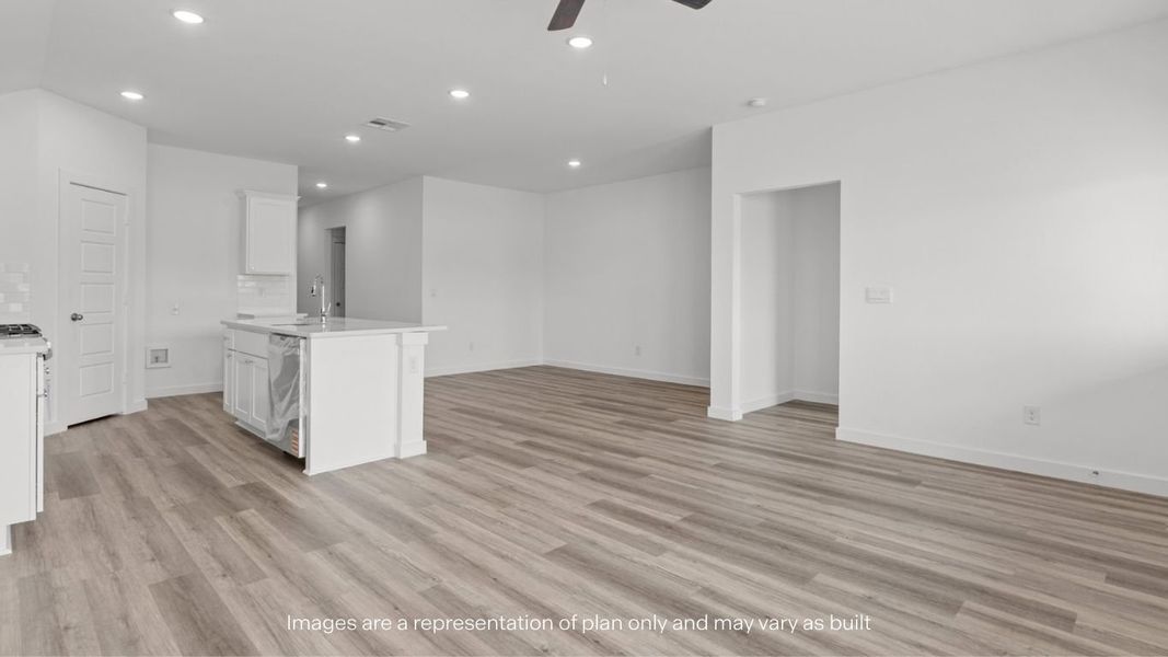 Spacious, unfurnished interior of a new home in Terra Vista, Lubbock (Image 10).