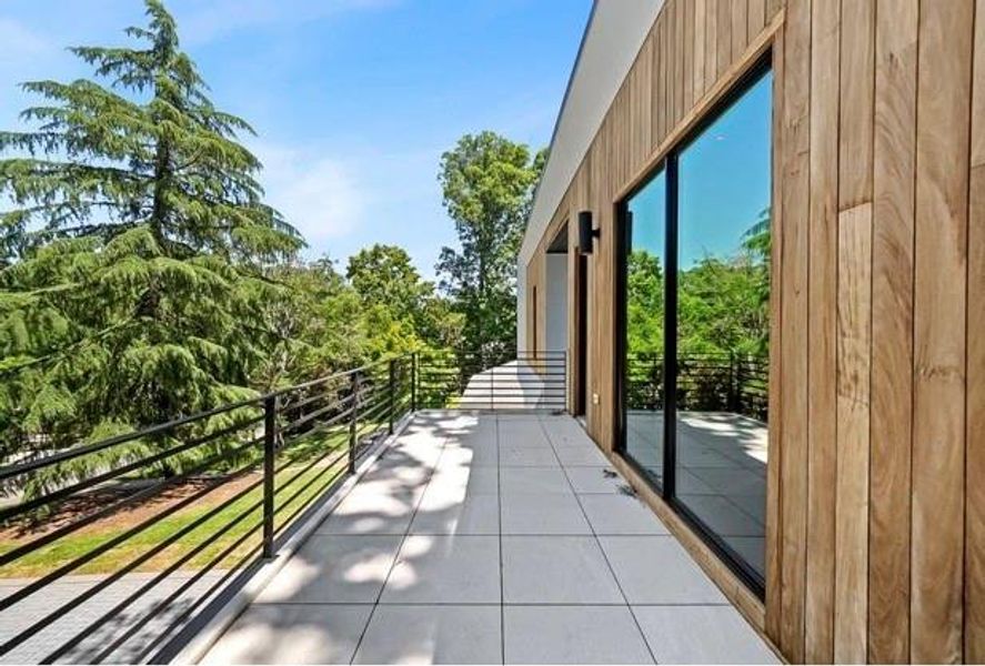 Exterior details and patio area of a home in , Brookhaven (Image 25).