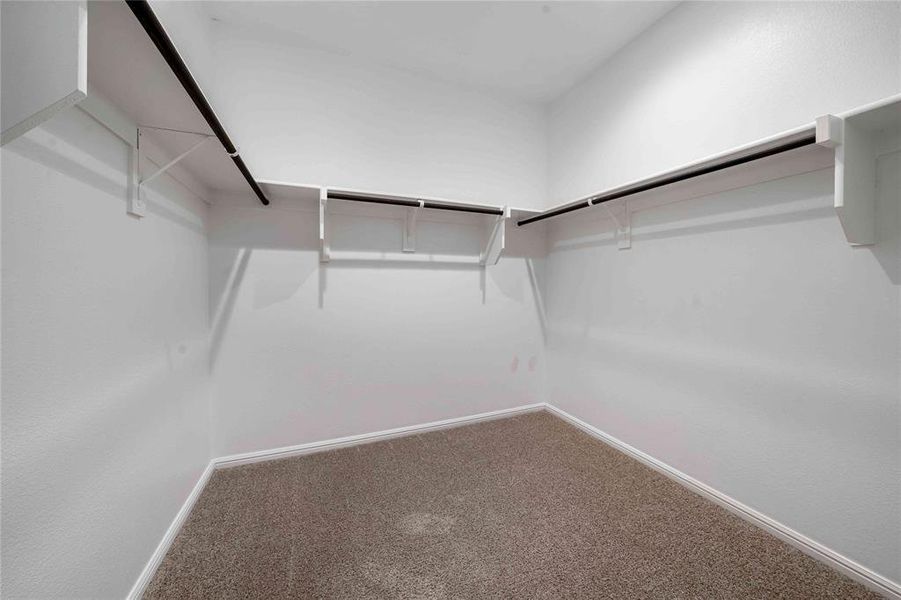 Spacious, unfurnished interior of a new home in Heritage Village, Haltom City (Image 18).