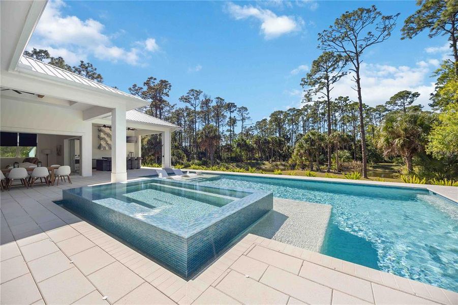 Exterior details and patio area of a home in , Port Charlotte (Image 22).