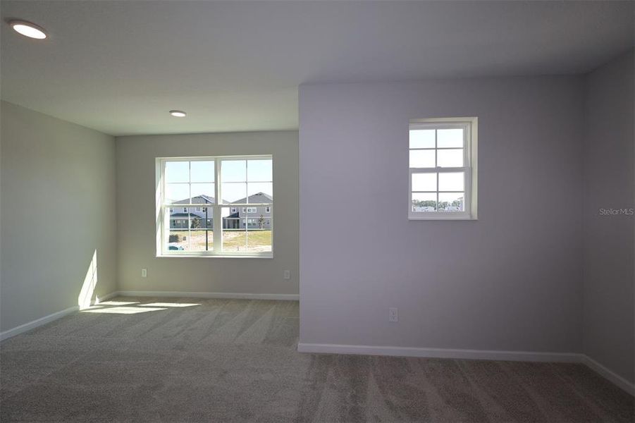 Spacious, unfurnished interior of a new home in Bay Lake Farms, St. Cloud (Image 22).
