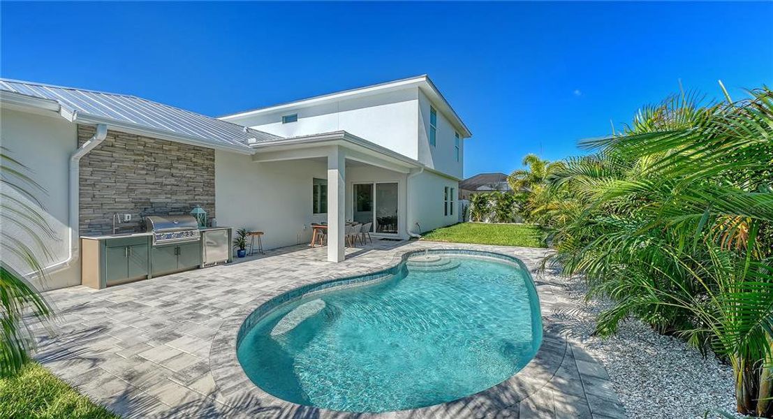 Exterior details and patio area of a home in , Bradenton (Image 29).