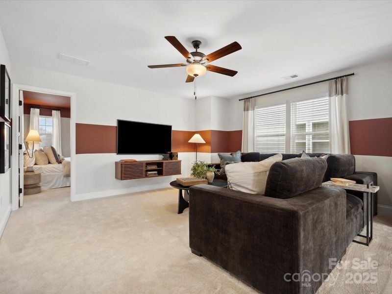 Photo is of Model and for representational purposes only