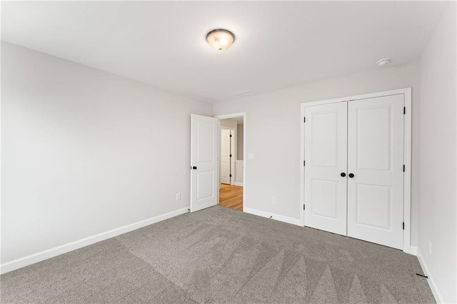 Spacious, unfurnished interior of a new home in Bluffs at Bells Ferry, Marietta (Image 25).