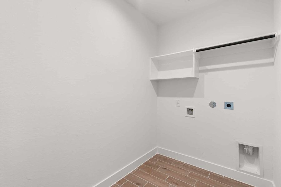 Spacious, unfurnished interior of a new home in Meridiana, Manvel (Image 13). Spacious, unfurnished interior of a new home in Meridiana, Manvel (Image 13).