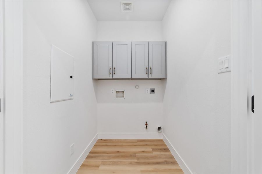 Spacious, unfurnished interior of a new home in , Houston (Image 15). Spacious, unfurnished interior of a new home in , Houston (Image 15).