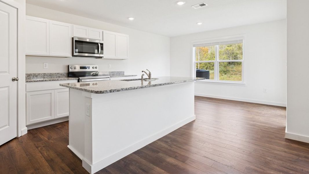 Furnished interior view inside a new home in Emory Creek, Harriman (Image 4).