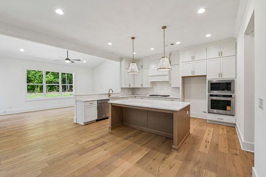Furnished interior view inside a new home in White Post on Lake Lanier, Gainesville (Image 8).