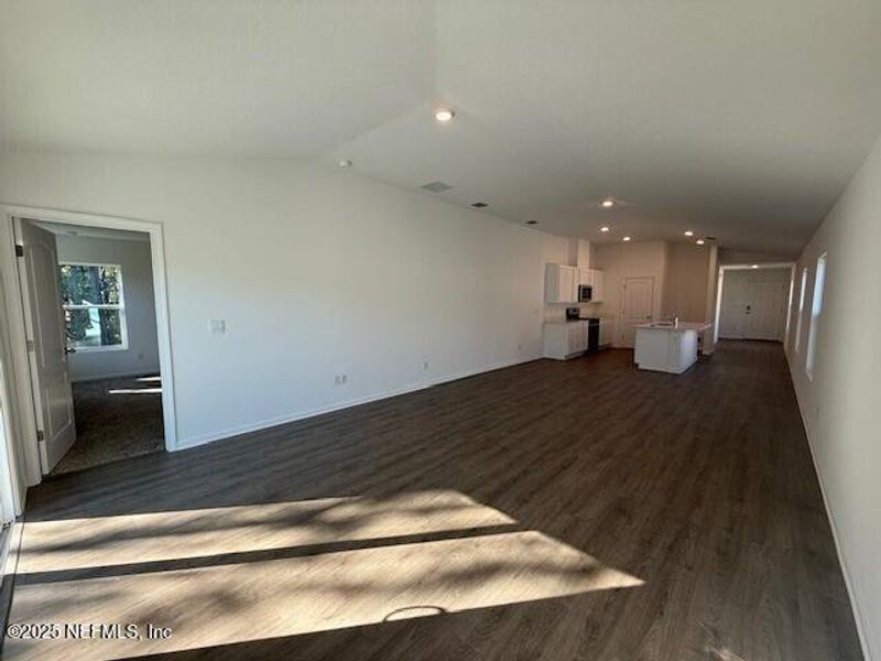 Spacious, unfurnished interior of a new home in Grand Reserve, Bunnell (Image 24).