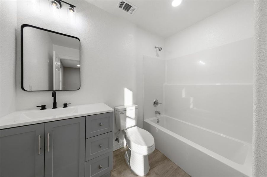 Furnished interior view inside a new home in , Waco (Image 4).