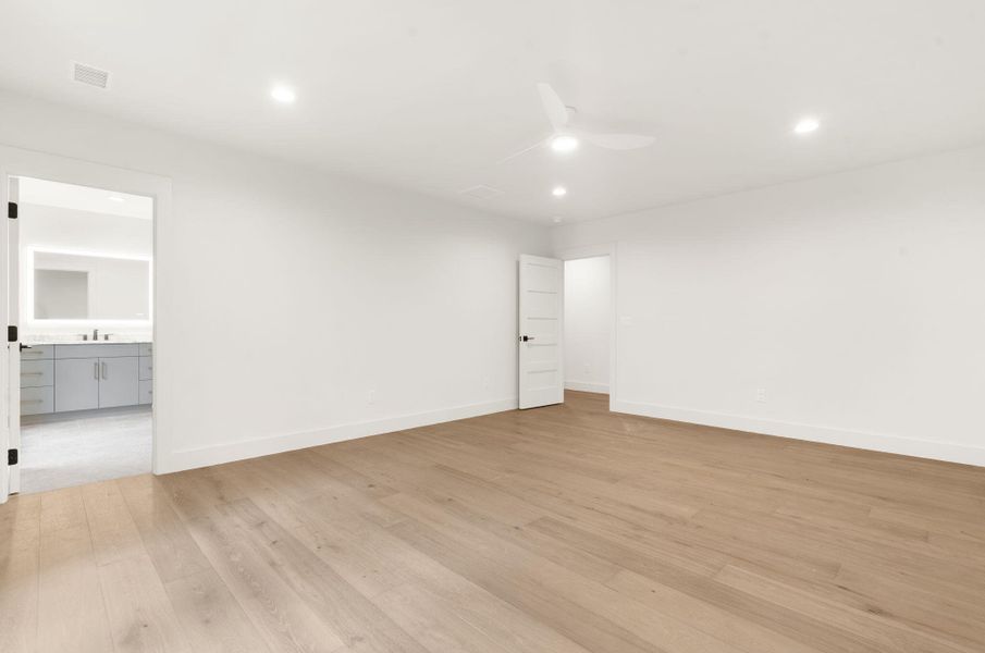 Spacious, unfurnished interior of a new home in , Mount Pleasant (Image 64).