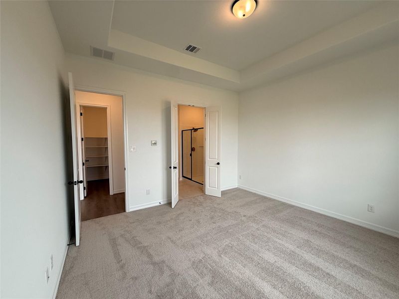 Spacious, unfurnished interior of a new home in Wildrye, Waller (Image 27).