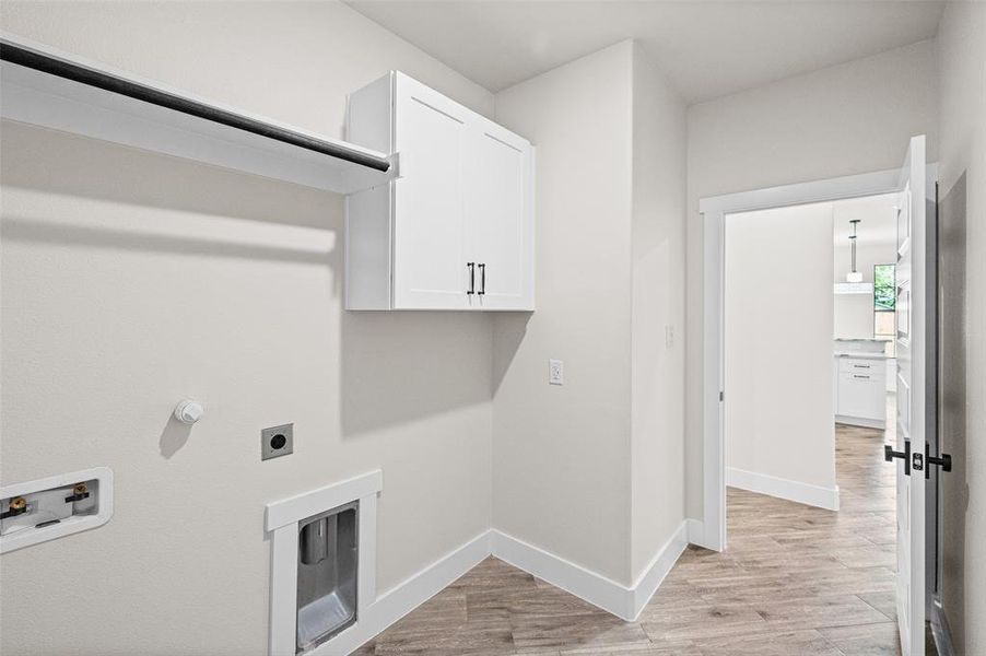 Spacious, unfurnished interior of a new home in , Granbury (Image 19).