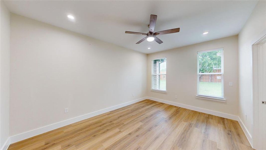 Spacious, unfurnished interior of a new home in , Grand Prairie (Image 18).