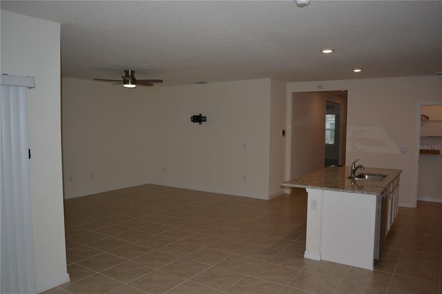 Spacious, unfurnished interior of a new home in , Lakeland (Image 20).