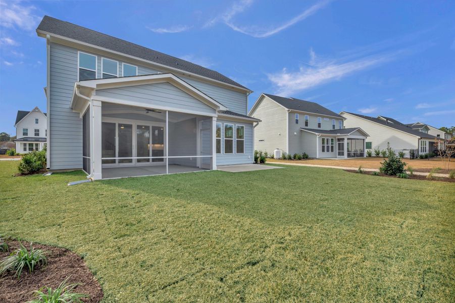 Representative exterior details of a home built from the The Hampton by RobuckHomes in Windwater, Hampstead (Image 42).