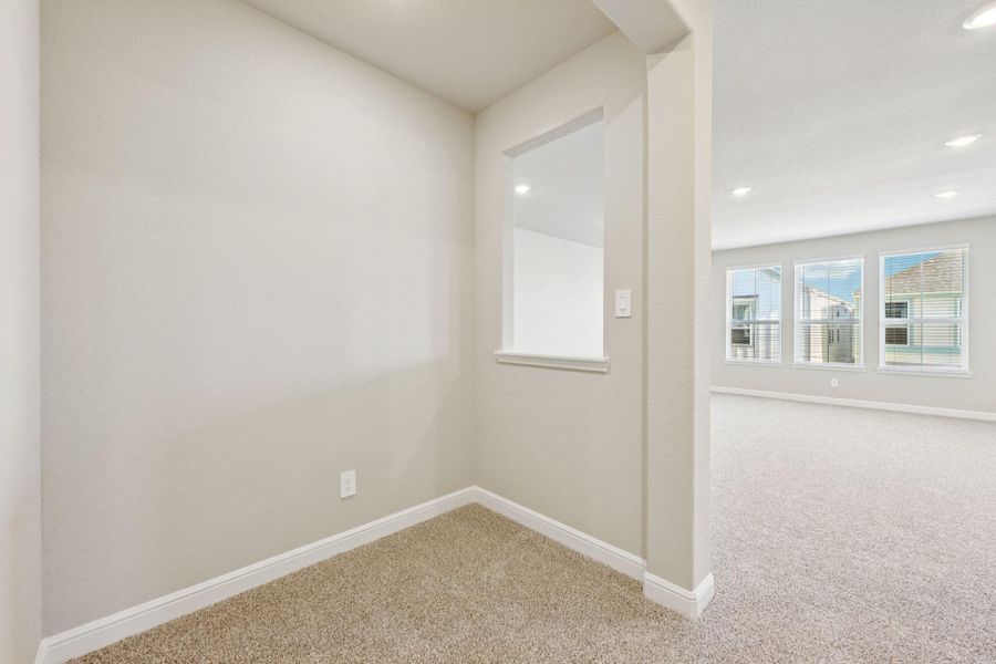 Spacious, unfurnished interior of a new home in Kemah Crossing - Luxe Series, Kemah (Image 41).