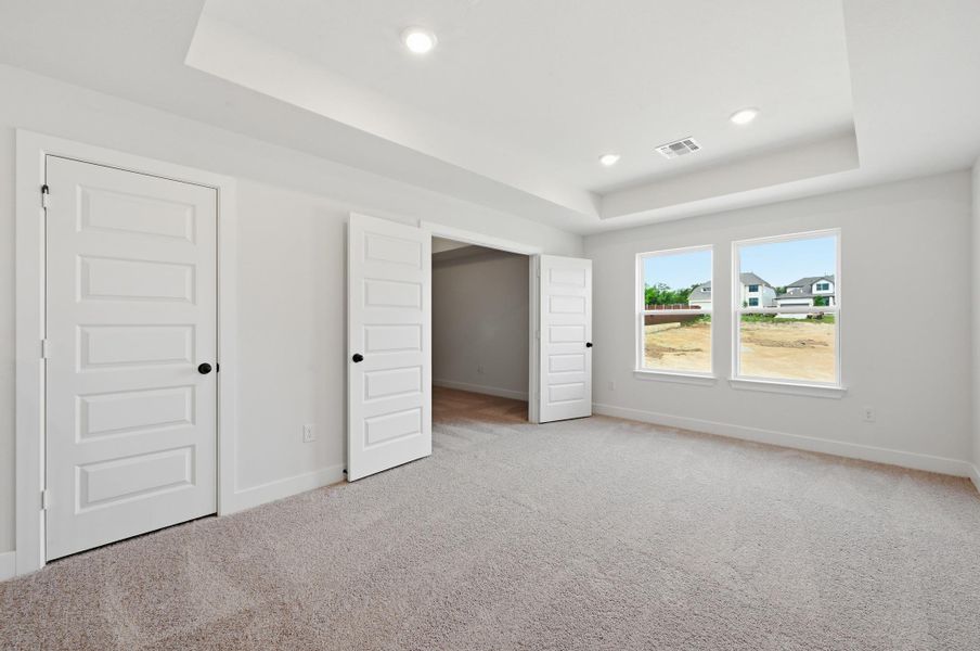 Spacious, unfurnished interior of a new home in Provence, Austin (Image 27).