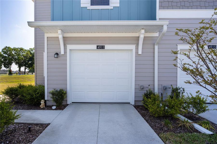 Exterior details and patio area of a home in , Ocala (Image 4). Exterior details and patio area of a home in , Ocala (Image 4).