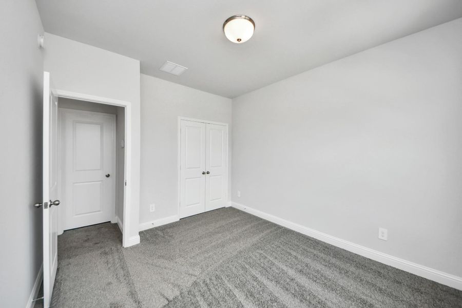 Spacious, unfurnished interior of a new home in Bridgeland: Signature Collection, Cypress (Image 27).