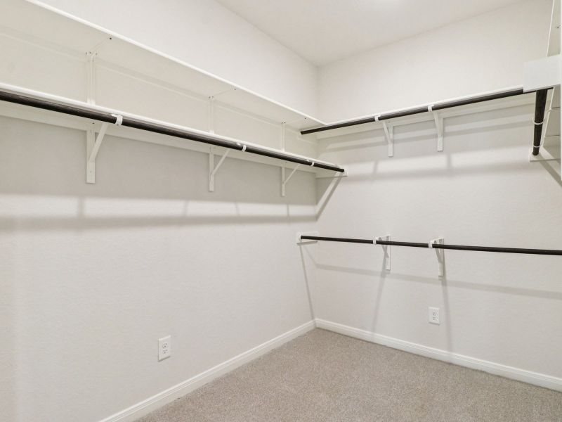 Spacious, unfurnished interior of a new home in Fox Falls, Boerne (Image 24).