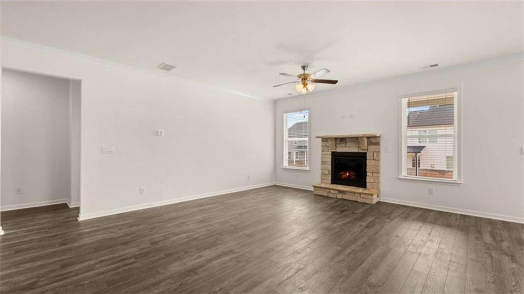 Spacious, unfurnished interior of a new home in Water Oak Estates, Lawrenceville (Image 19).