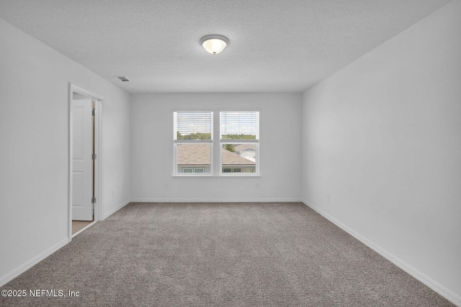 Spacious, unfurnished interior of a new home in Wells Landing, Jacksonville (Image 7).