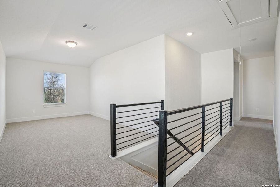 Spacious, unfurnished interior of a new home in Carmel Ranch, Schertz (Image 25).