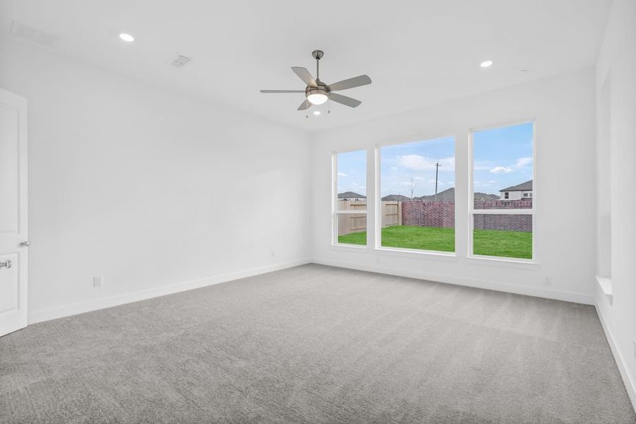 Spacious, unfurnished interior of a new home in Avalon at Friendswood 70s, Friendswood (Image 27).
