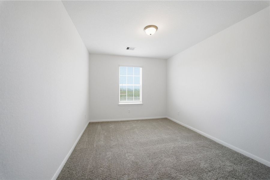 Spacious, unfurnished interior of a new home in Ashland, Texas City (Image 59).