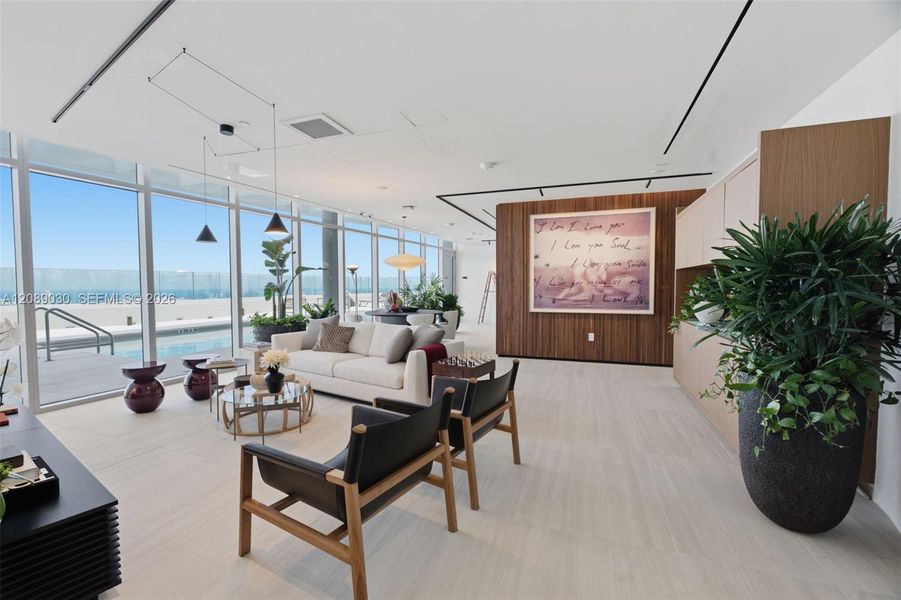 Community amenities in , Miami (Image 53).