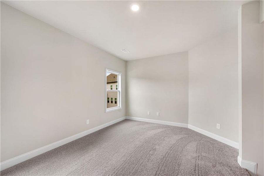 Spacious, unfurnished interior of a new home in Hidden Fields, Hoschton (Image 36).