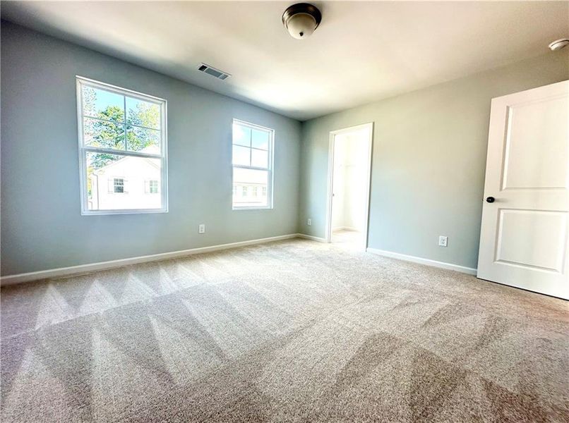 Spacious, unfurnished interior of a new home in , Lilburn (Image 27).